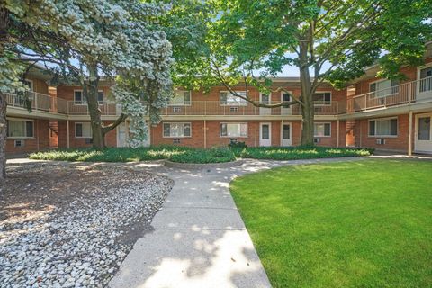 Photo of 4211 W 95th Street #2C, Oak Lawn, IL 60453 (MLS # 12714524)