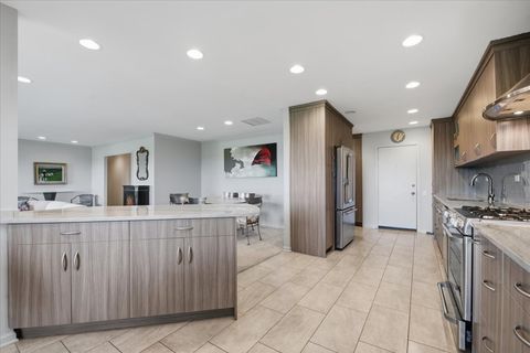 Tiny photo for 3810 Mission Hills Road #505, Northbrook, IL 60062 (MLS # 12634991)