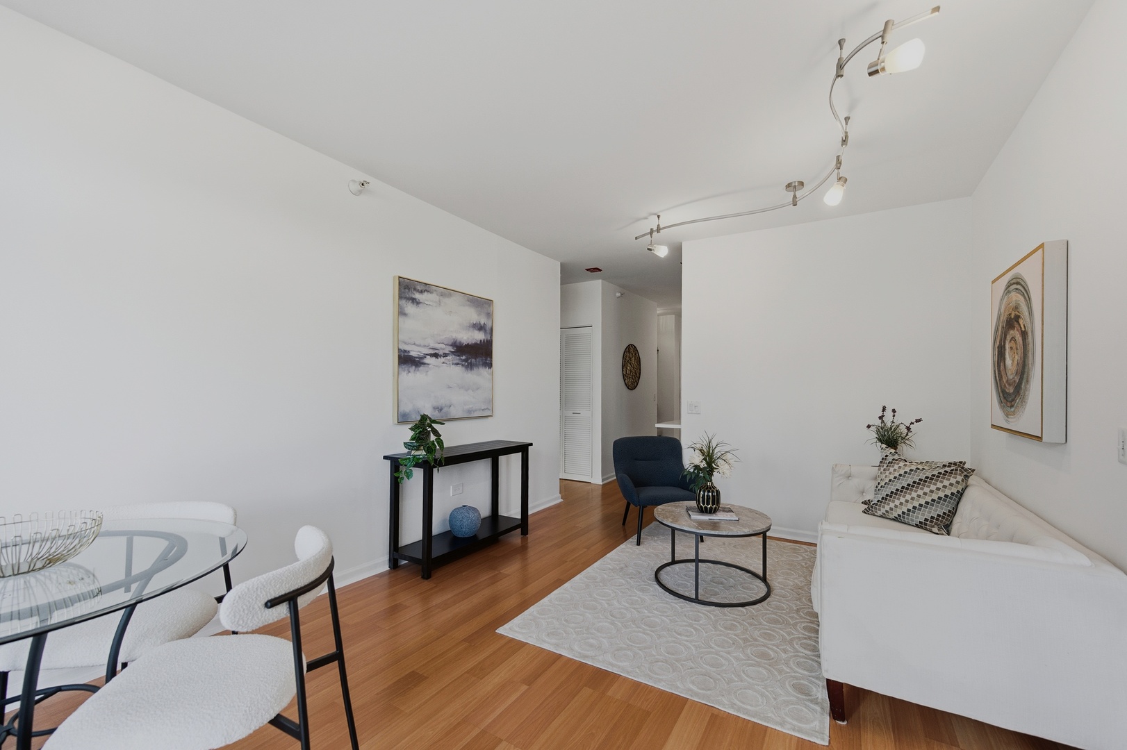 600 N DEARBORN Street 809