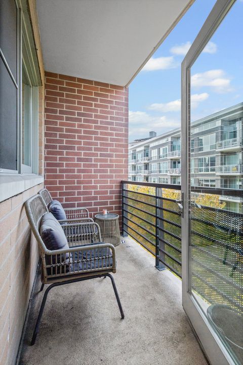 Tiny photo for 873 N LARRABEE Street #605, Chicago, IL 60610 (MLS # 12582054)