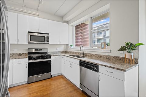 Tiny photo for 873 N LARRABEE Street #605, Chicago, IL 60610 (MLS # 12582054)