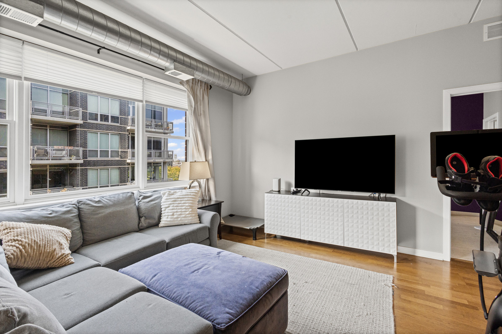 873 N LARRABEE Street 605