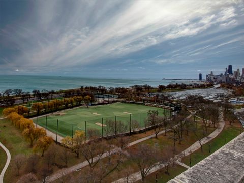 Tiny photo for 2970 N Lake Shore Drive #4D-4E, Chicago, IL 60657 (MLS # 12533294)