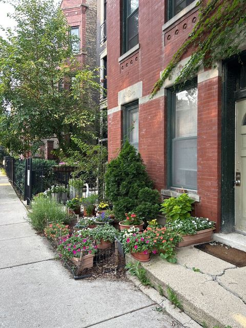 862 N Hermitage Avenue 1R Chicago IL 60622