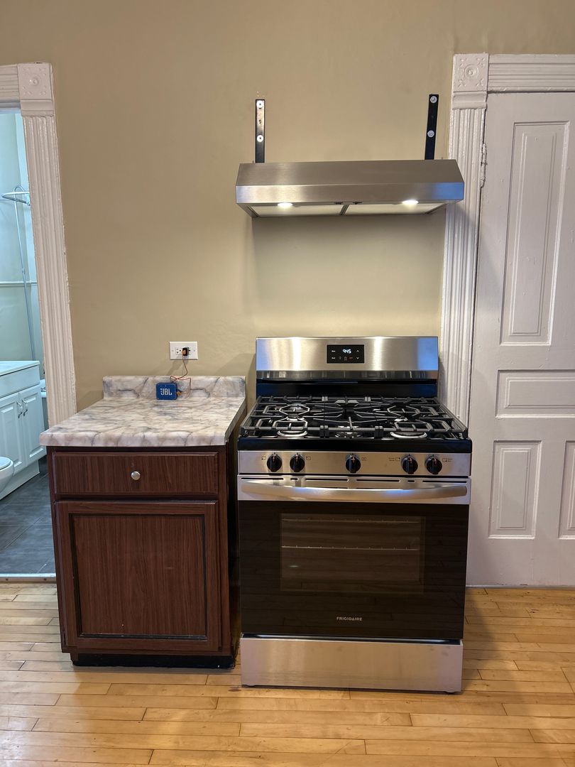 862 N Hermitage Avenue 1R