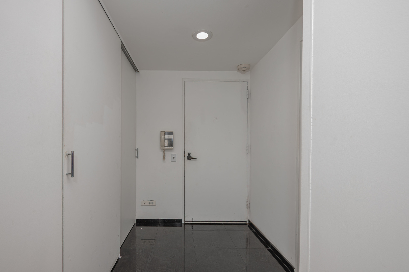 175 E DELAWARE Place 5519