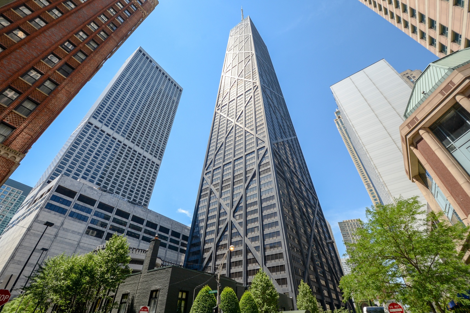 175 E DELAWARE Place 5519