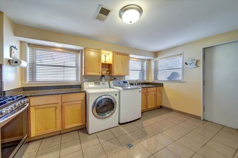 Tiny photo for 5000 Pratt Avenue, Skokie, IL 60077 (MLS # 12604735)