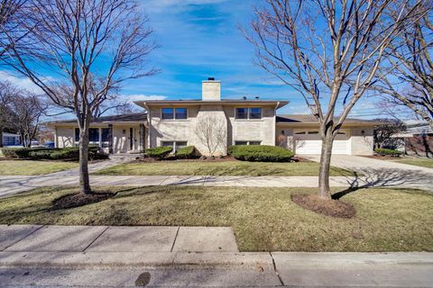 Photo of 5000 Pratt Avenue, Skokie, IL 60077 (MLS # 12604735)
