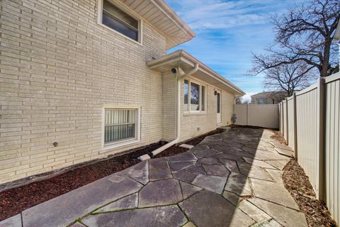 Tiny photo for 5000 Pratt Avenue, Skokie, IL 60077 (MLS # 12604735)