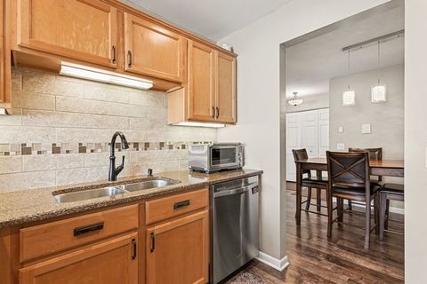 Tiny photo for 267 Northbury Court #D2, Schaumburg, IL 60193 (MLS # 12577491)