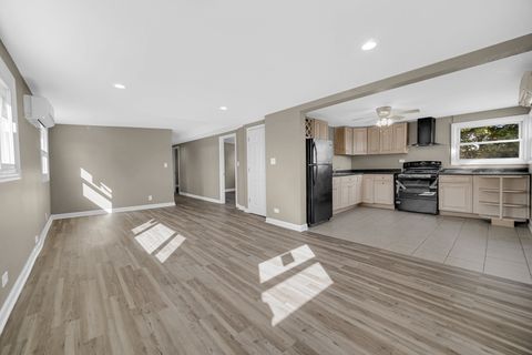 Tiny photo for 2078 N 17th Avenue, Melrose Park, IL 60160 (MLS # 12500289)