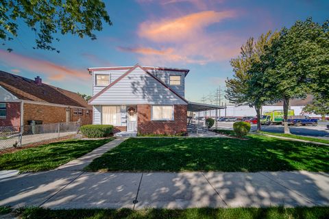 Tiny photo for 2078 N 17th Avenue, Melrose Park, IL 60160 (MLS # 12500289)