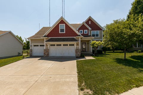 Photo of 3877 Sparrow Court, Bettendorf, IA 52722 (MLS # 12705433)