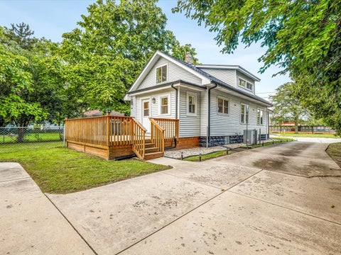 Tiny photo for 813 Harlem Road, Machesney Park, IL 61115 (MLS # 12772887)