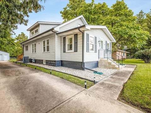 Tiny photo for 813 Harlem Road, Machesney Park, IL 61115 (MLS # 12772887)