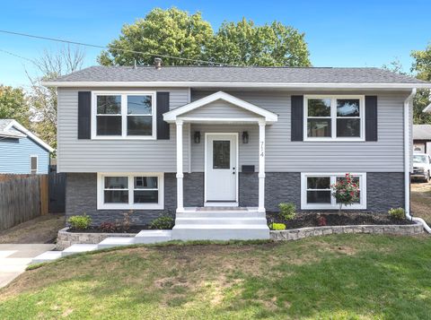Photo of 714 Madison Avenue, Dixon, IL 61021 (MLS # 12480770)