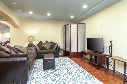 Tiny photo for 39 Mockingbird Lane, Oak Brook, IL 60523 (MLS # 12563901)