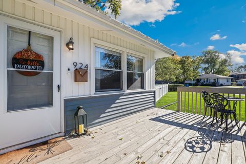 Tiny photo for 924 W Crestview Court, Crown Point, IN 46307 (MLS # 12507863)