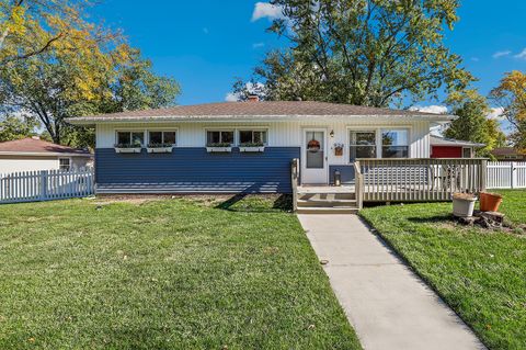 Photo of 924 W Crestview Court, Crown Point, IN 46307 (MLS # 12507863) Photo of 924 W Crestview Court, Crown Point, IN 46307 (MLS # 12507863)