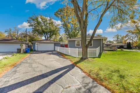 Tiny photo for 924 W Crestview Court, Crown Point, IN 46307 (MLS # 12507863)