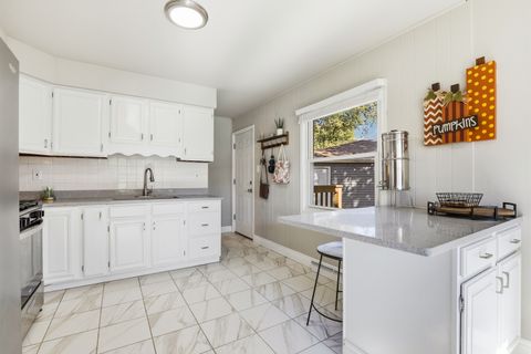 Tiny photo for 924 W Crestview Court, Crown Point, IN 46307 (MLS # 12507863)