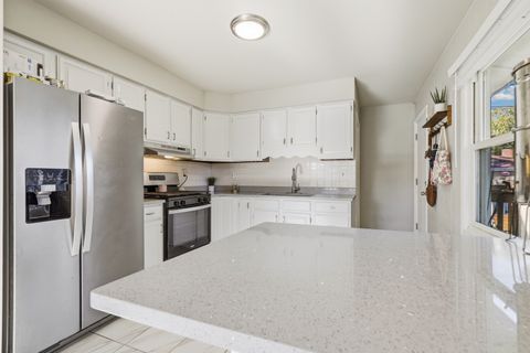 Tiny photo for 924 W Crestview Court, Crown Point, IN 46307 (MLS # 12507863)