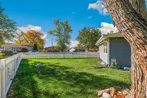 Tiny photo for 924 W Crestview Court, Crown Point, IN 46307 (MLS # 12507863)