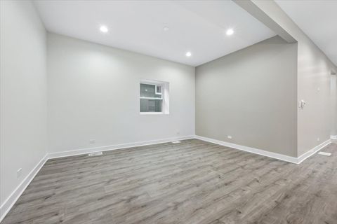 Tiny photo for 1721 W Arthur Avenue, Chicago, IL 60626 (MLS # 12589693)