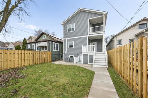 Tiny photo for 1721 W Arthur Avenue, Chicago, IL 60626 (MLS # 12589693)