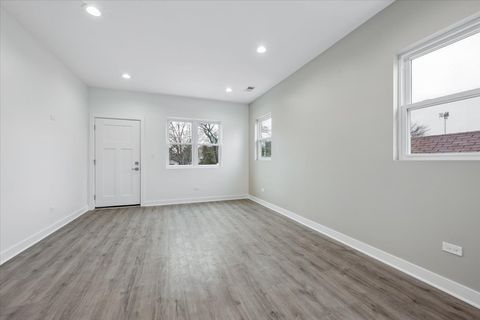Tiny photo for 1721 W Arthur Avenue, Chicago, IL 60626 (MLS # 12589693)