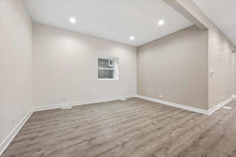 Tiny photo for 1721 W Arthur Avenue, Chicago, IL 60626 (MLS # 12589693)