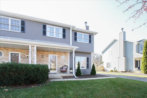 Photo of 944 1ST Street #944, Batavia, IL 60510 (MLS # 12515646)