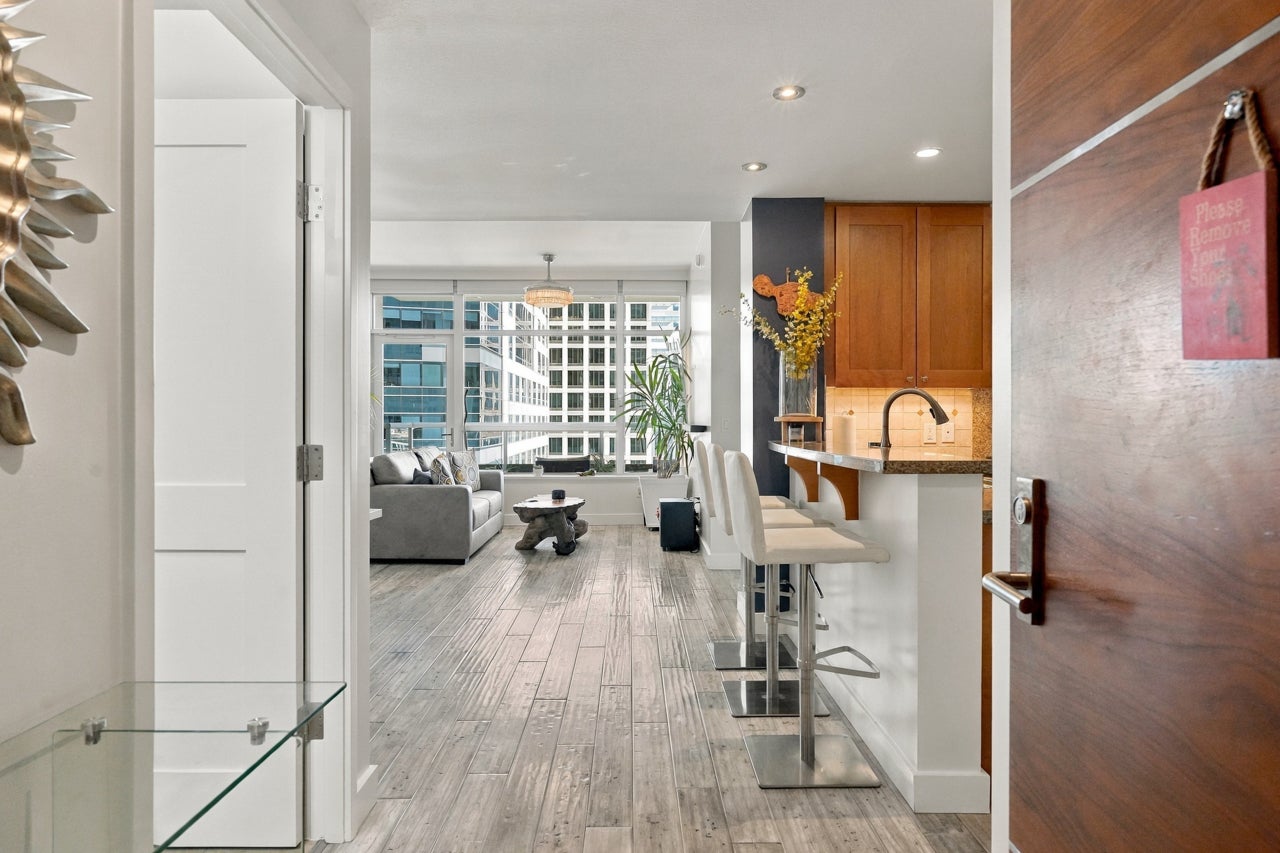 700 W E Street