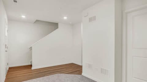 Tiny photo for 416 Lakeshore Court, St. Charles, IL 60174 (MLS # 12701412)