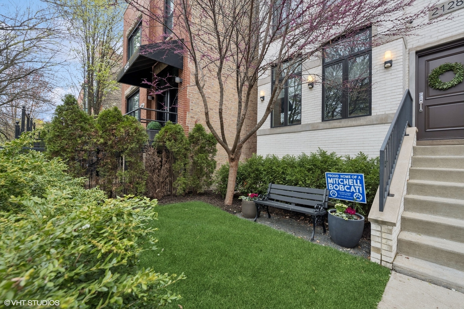 2128 W OHIO Street