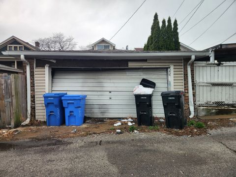 Tiny photo for 10605 S Avenue F, Chicago, IL 60617 (MLS # 12606132)