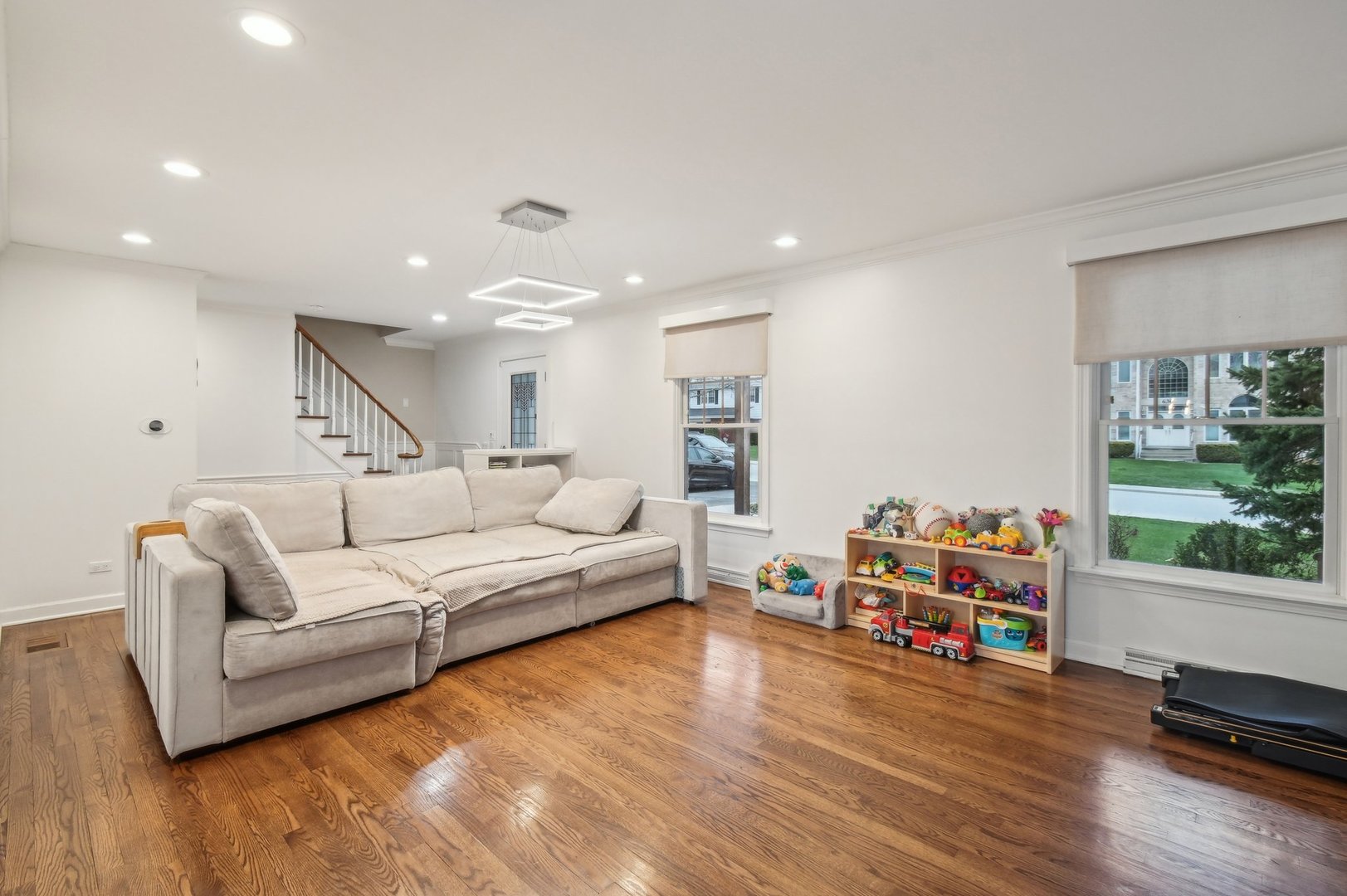 635 Ambleside Drive