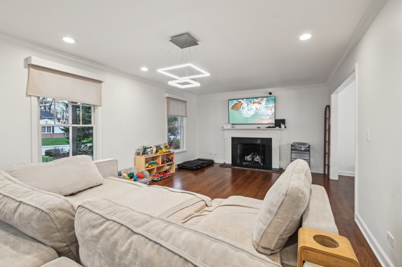 635 Ambleside Drive