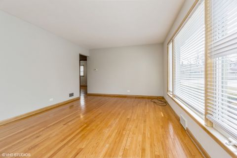 Tiny photo for 7458 W Touhy Avenue, Chicago, IL 60631 (MLS # 12516536)