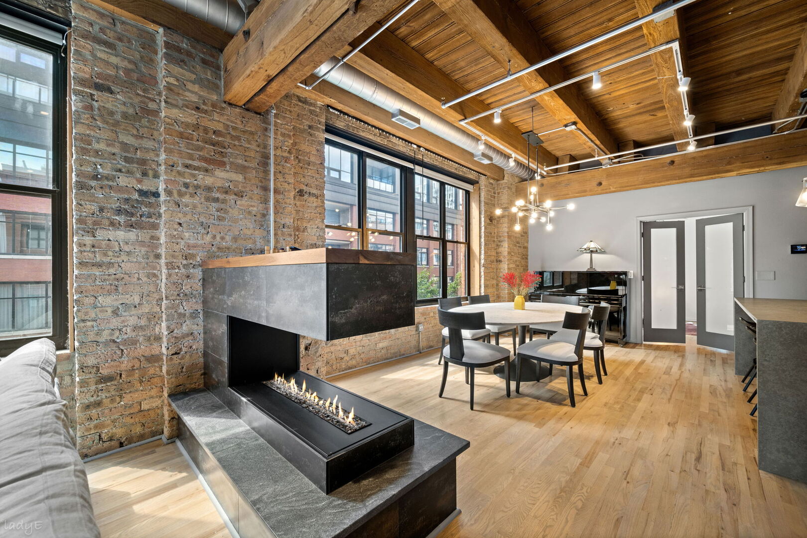 520 W Huron Street 412