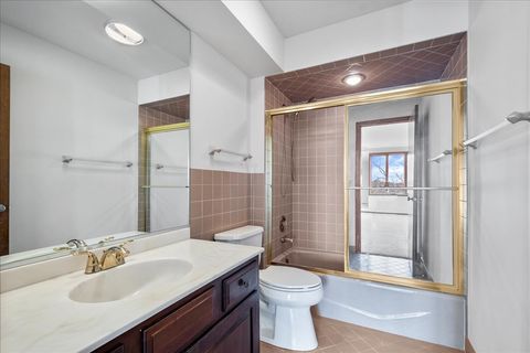 Tiny photo for 6400 N Cicero Avenue #516, Lincolnwood, IL 60712 (MLS # 12543947)