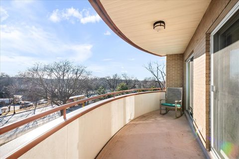 Tiny photo for 6400 N Cicero Avenue #516, Lincolnwood, IL 60712 (MLS # 12543947)