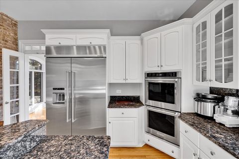 Tiny photo for 601 Ambriance Drive, Burr Ridge, IL 60527 (MLS # 12538067)