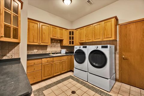 Tiny photo for 601 Ambriance Drive, Burr Ridge, IL 60527 (MLS # 12538067)