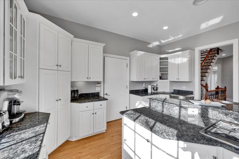 Tiny photo for 601 Ambriance Drive, Burr Ridge, IL 60527 (MLS # 12538067)