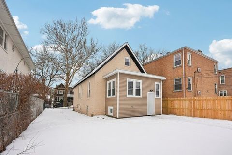 Tiny photo for 5718 W Superior Street, Chicago, IL 60644 (MLS # 12557107)