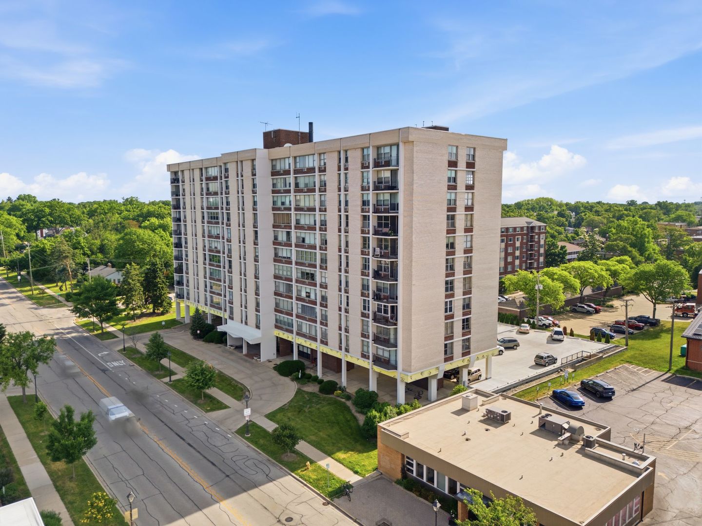 33 N Main Street 6G