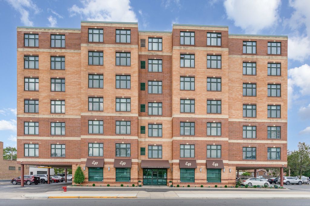 Photo for 1930 N Harlem Avenue N #306, Elmwood Park, IL 60707 (MLS # 12486397)