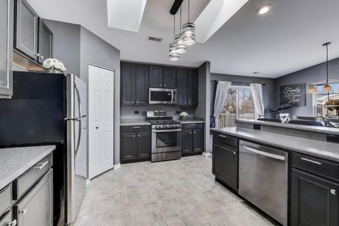 Tiny photo for 1552 Matthew Drive #1552, Algonquin, IL 60102 (MLS # 12578206)